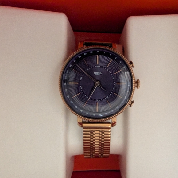 Fossil Purple and Gold Watch with Elegant Design - Picture 4 of 6